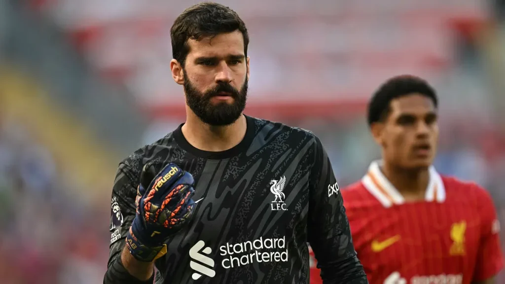 Cedera, Ini Deretan Laga yang Akan Dilewatkan Alisson Bersama Liverpool