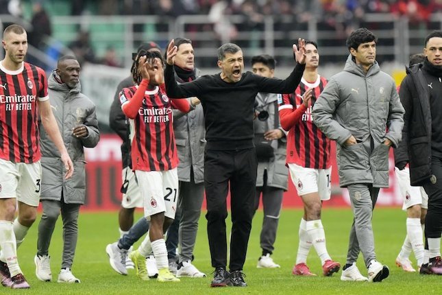 Aksi Panik AC Milan