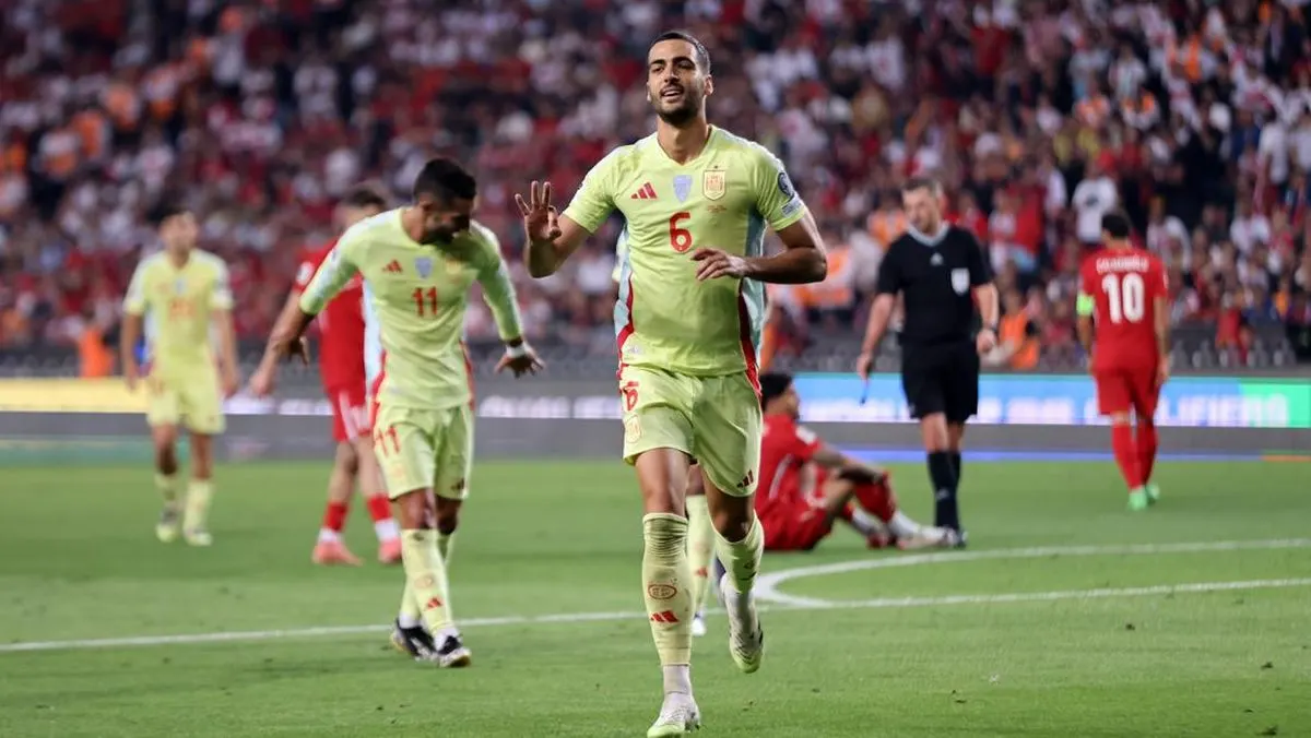 Mikel Merino merayakan gol saat Spanyol menang 6-0 melawan Turki di Kualifikasi Piala Dunia 2026.